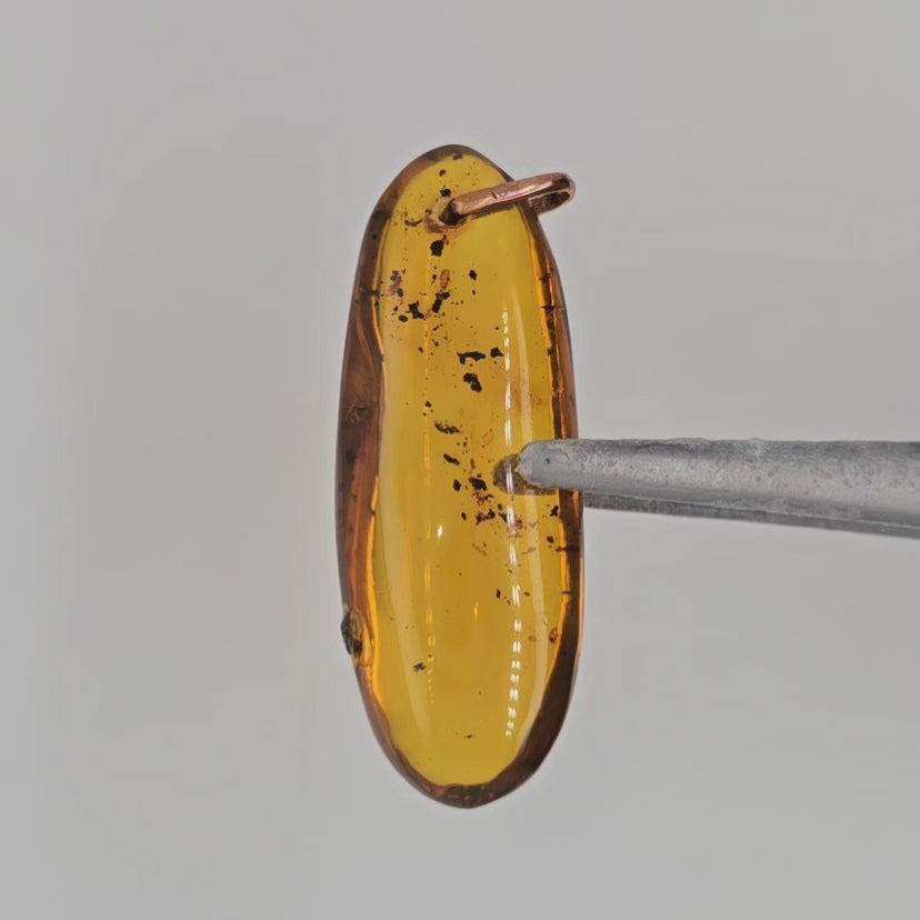 22.03ct Amber pendant with 10k gold bail